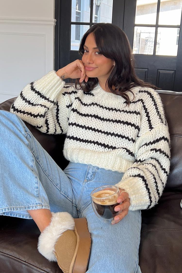 Ovacona Sweater