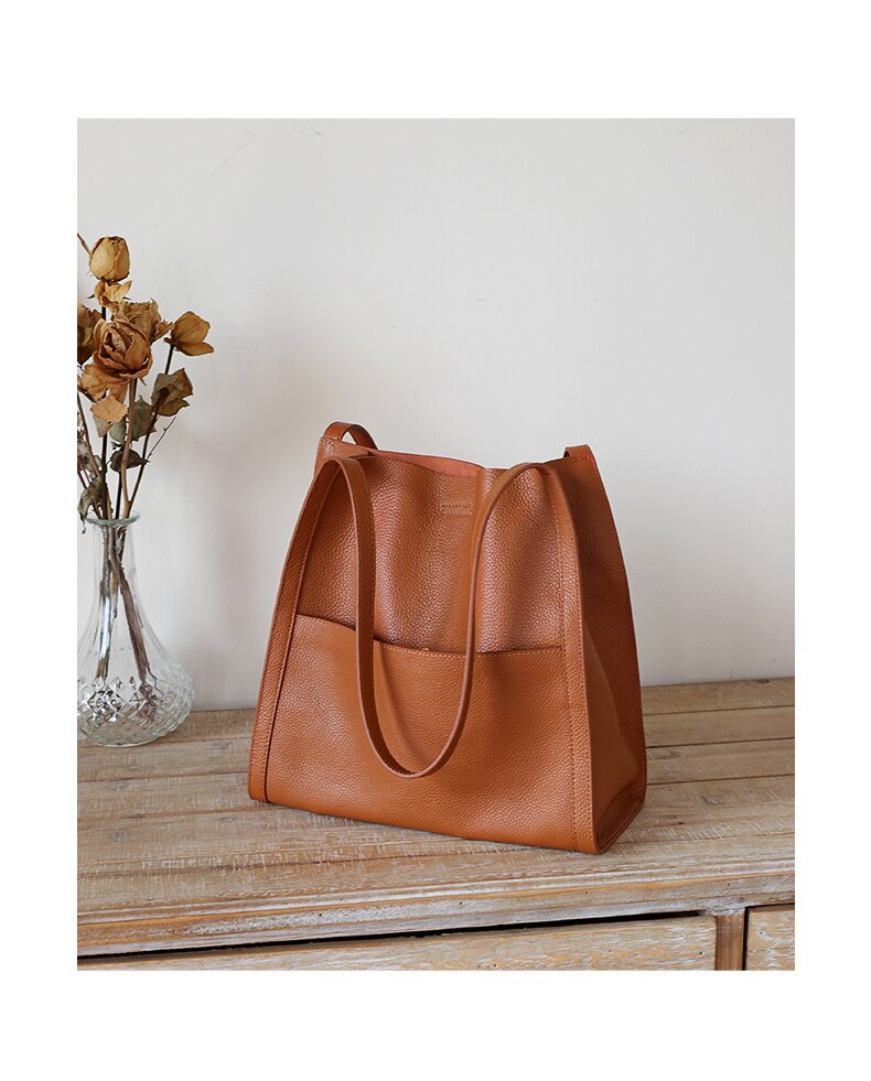 Eleganza Italian leather shoulder bag