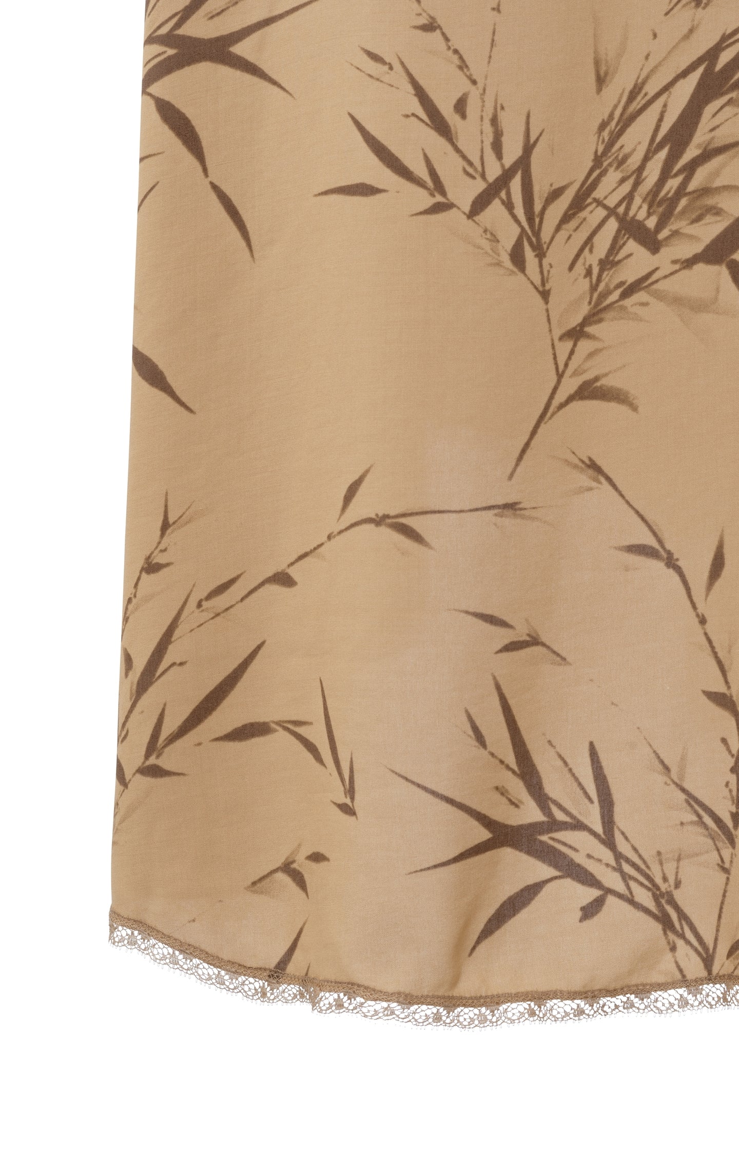 Luchtige maxi jurk met V-hals, bamboeprint en kanten details - Cartouche Brown Dessin